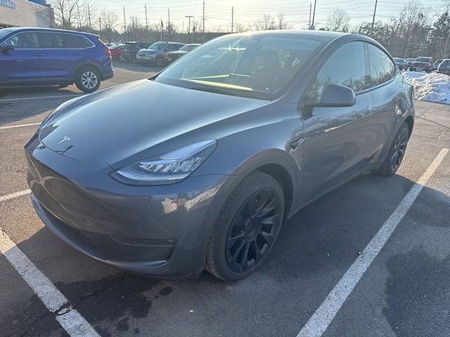 Used 2022 Tesla Model Y Long Range image 2