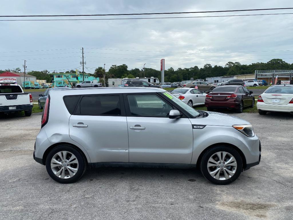 Used 2016 Kia Soul + FWD image 6