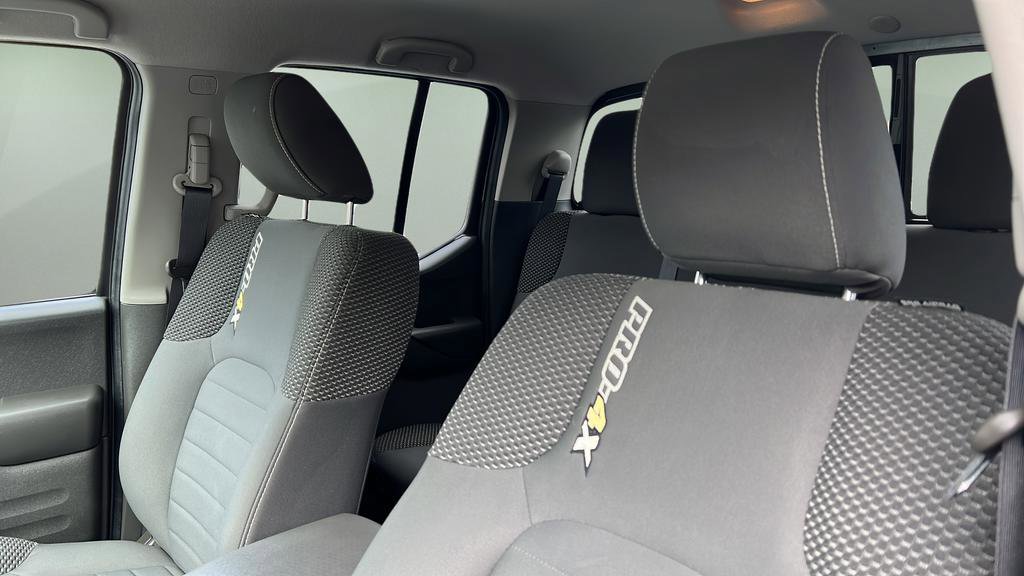 Used 2018 Nissan Frontier PRO-4X image 12