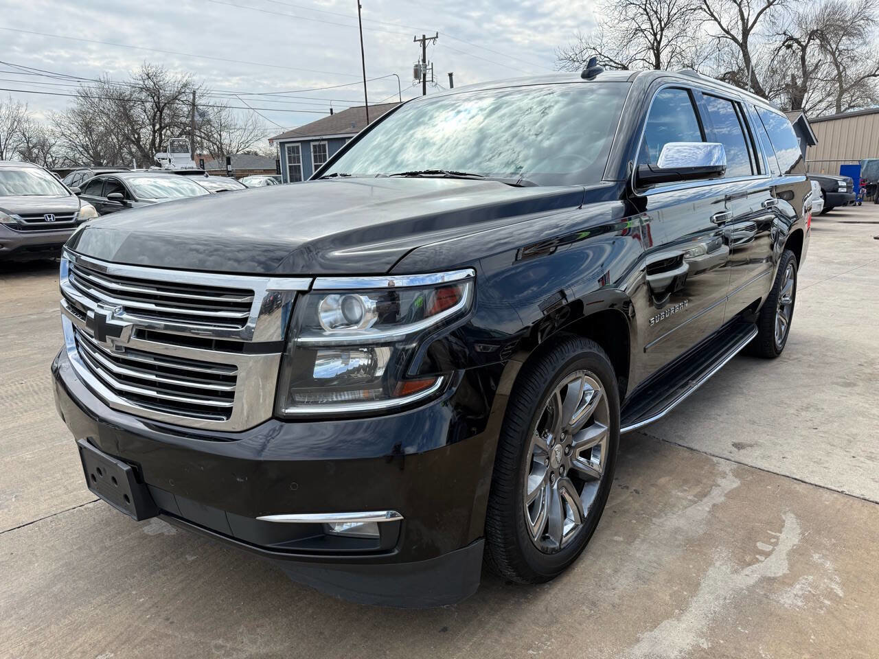 Used 2016 Chevrolet Suburban LTZ image 3