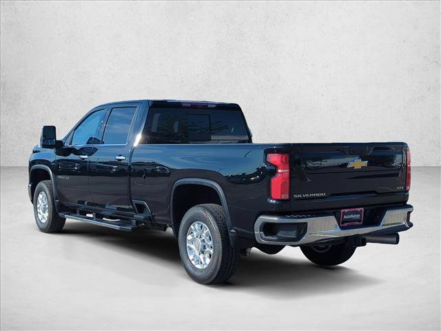 Used 2025 Chevrolet Silverado 3500 LTZ w/ LTZ Premium Package AWD/4WD image 8
