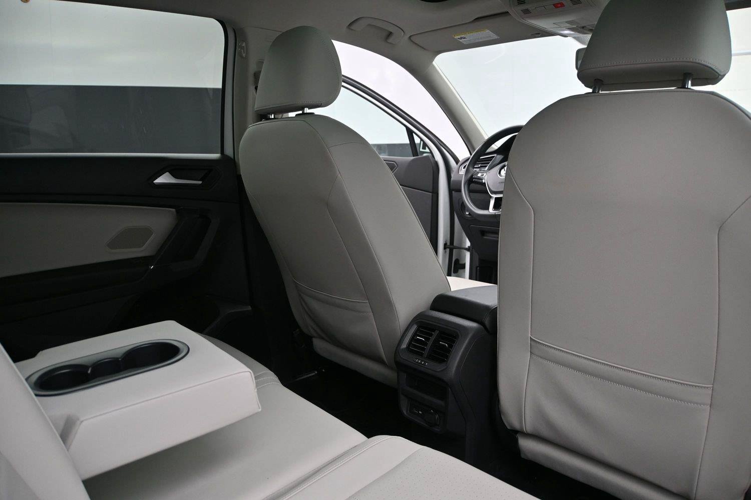 Used 2020 Volkswagen Tiguan SE w/ Panoramic Sunroof Package AWD/4WD image 17