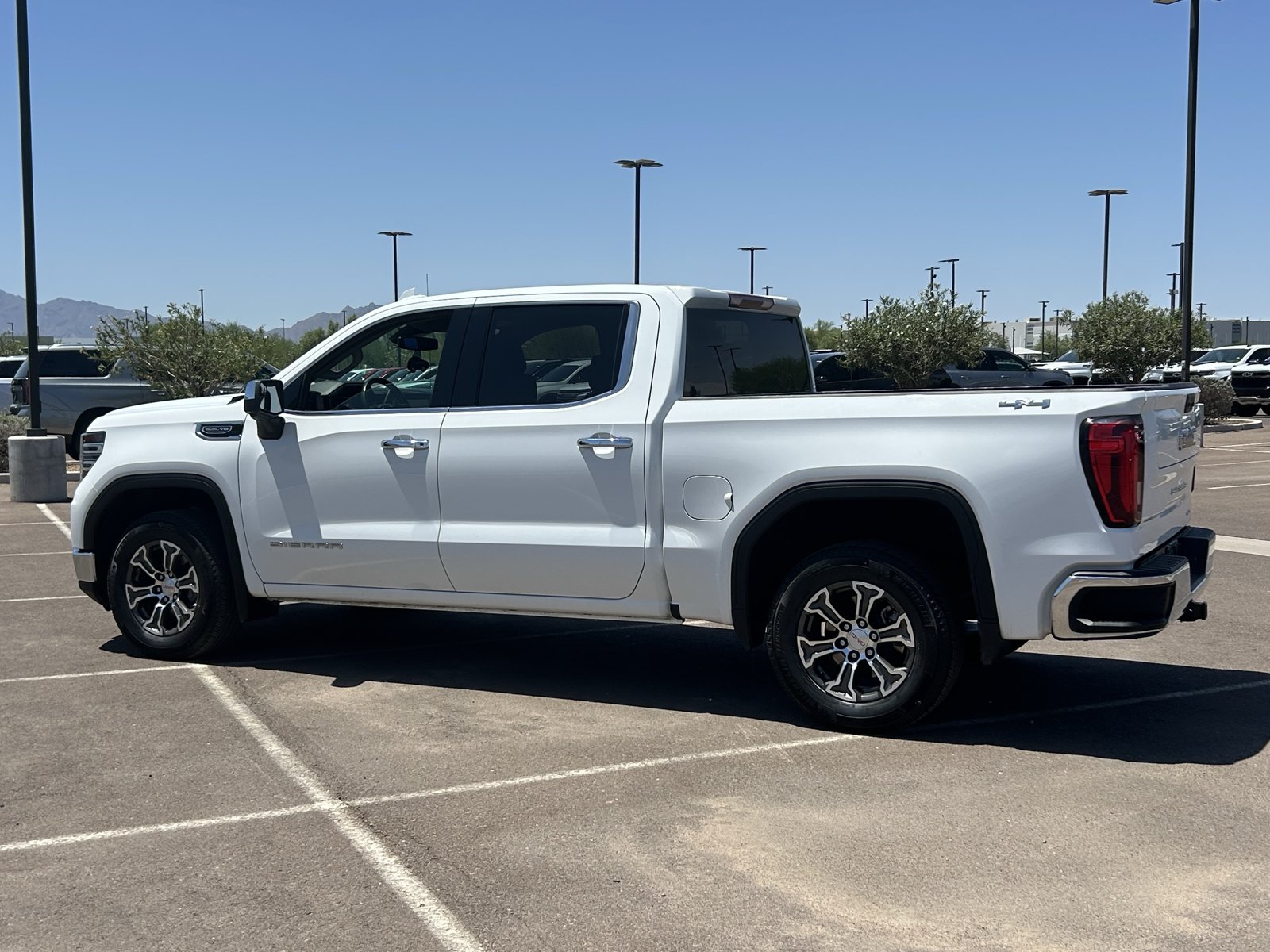 Certified 2025 GMC Sierra 1500 SLT AWD/4WD image 3