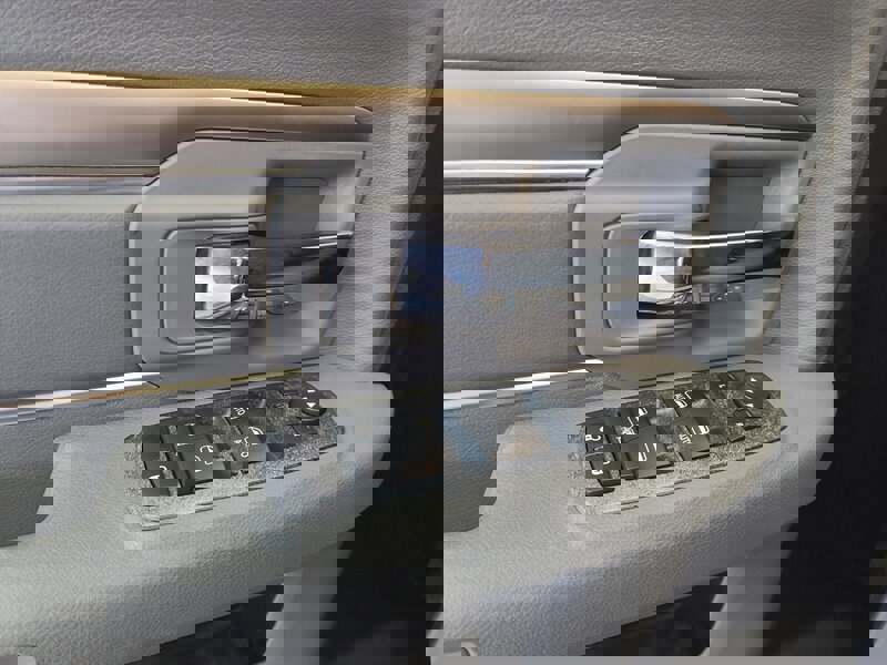 Used 2016 RAM 1500 Classic SLT w/ SLT Plus D￩cor Group image 18