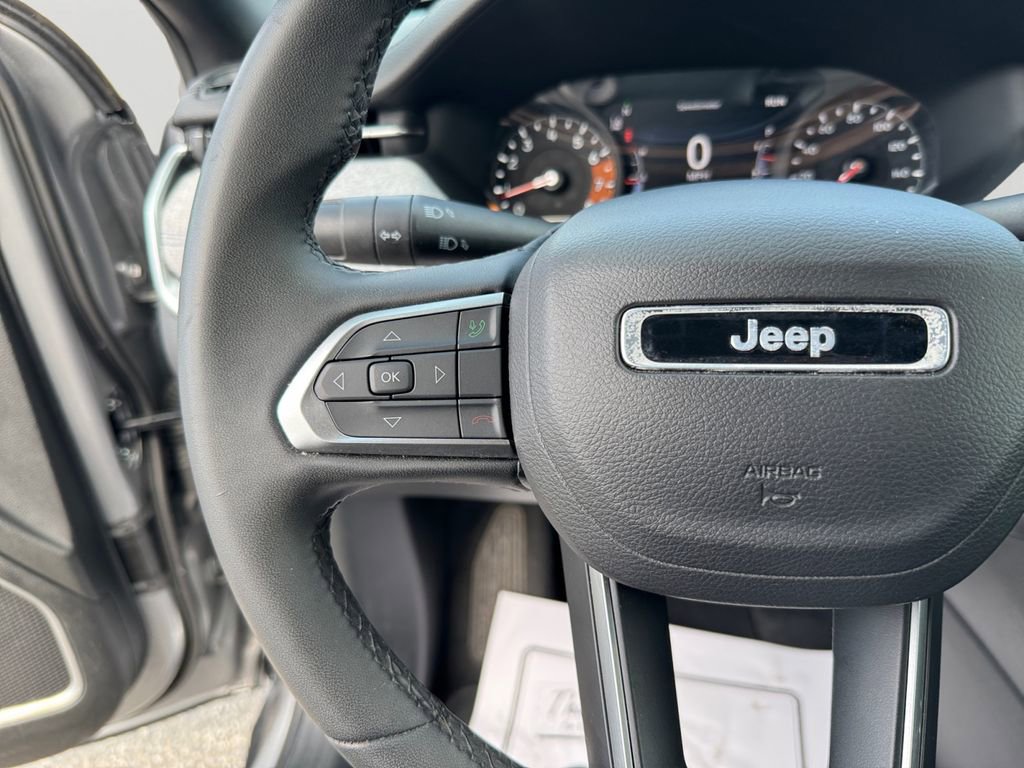 Used 2024 Jeep Compass Latitude image 21