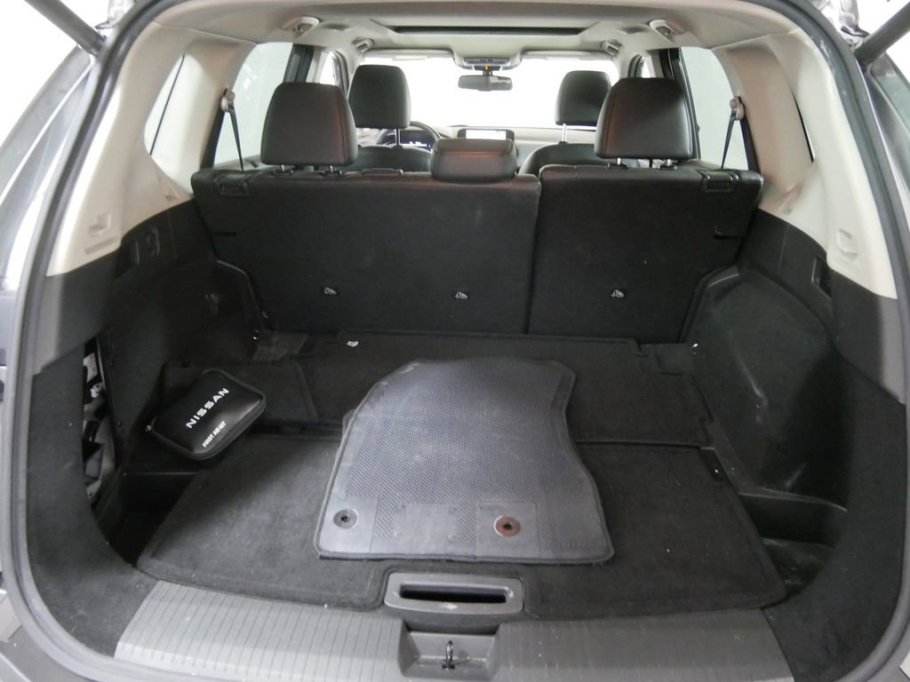 Used 2022 Nissan Rogue Platinum w/ Head-Up Display Package image 6