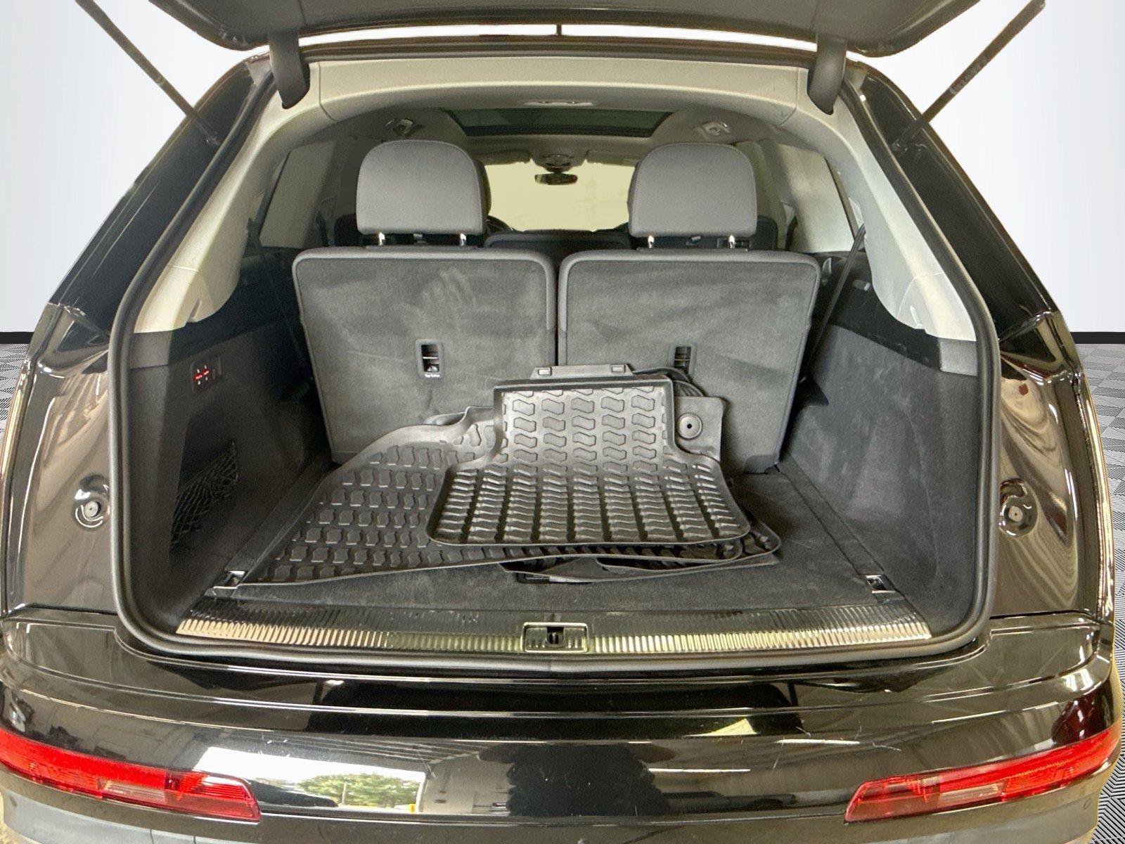 Used 2023 Audi Q7 3.0T Premium w/ Convenience Package AWD/4WD image 27