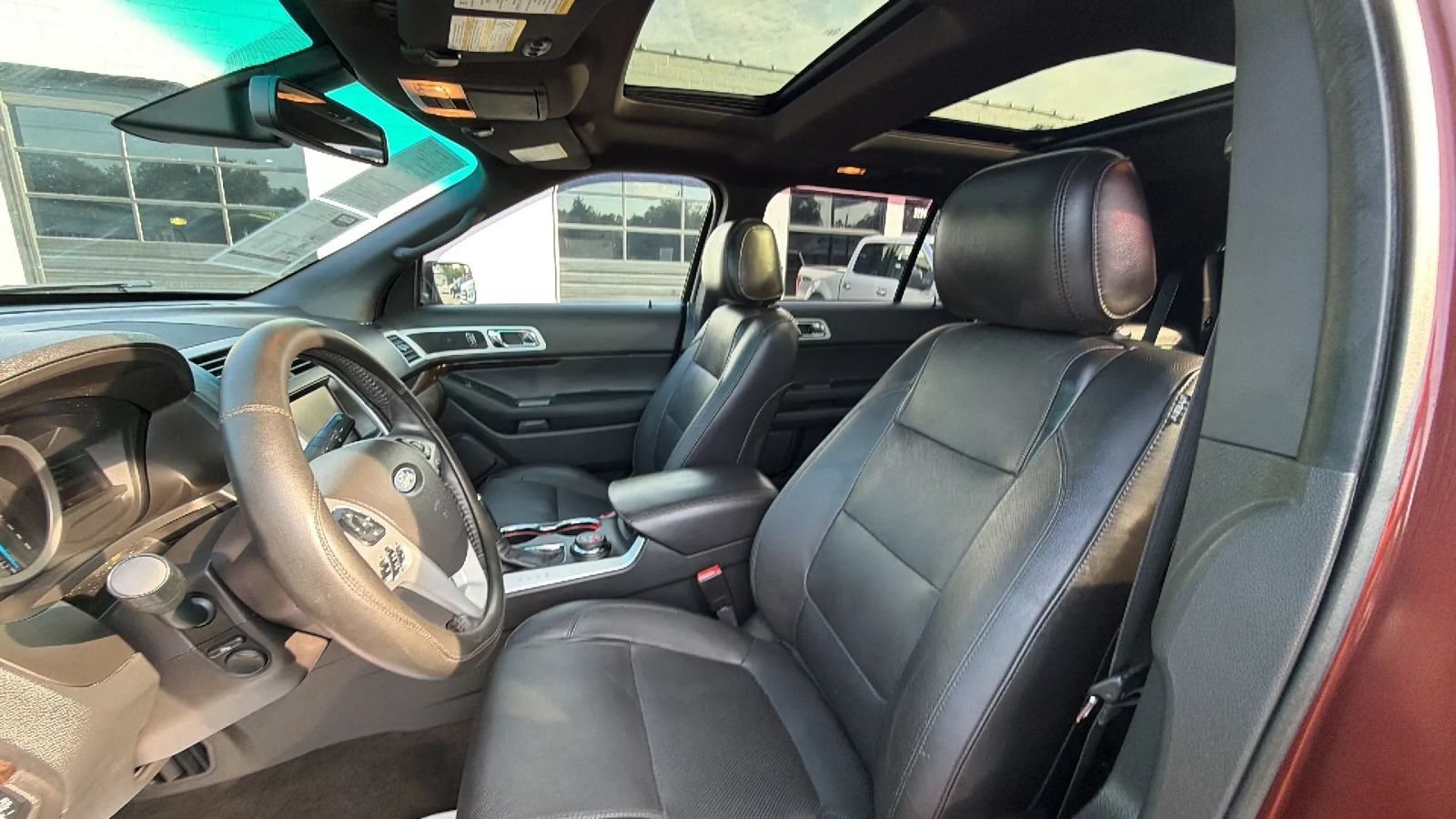 Used 2015 Ford Explorer Limited w/ Equipment Group 302A AWD/4WD image 18