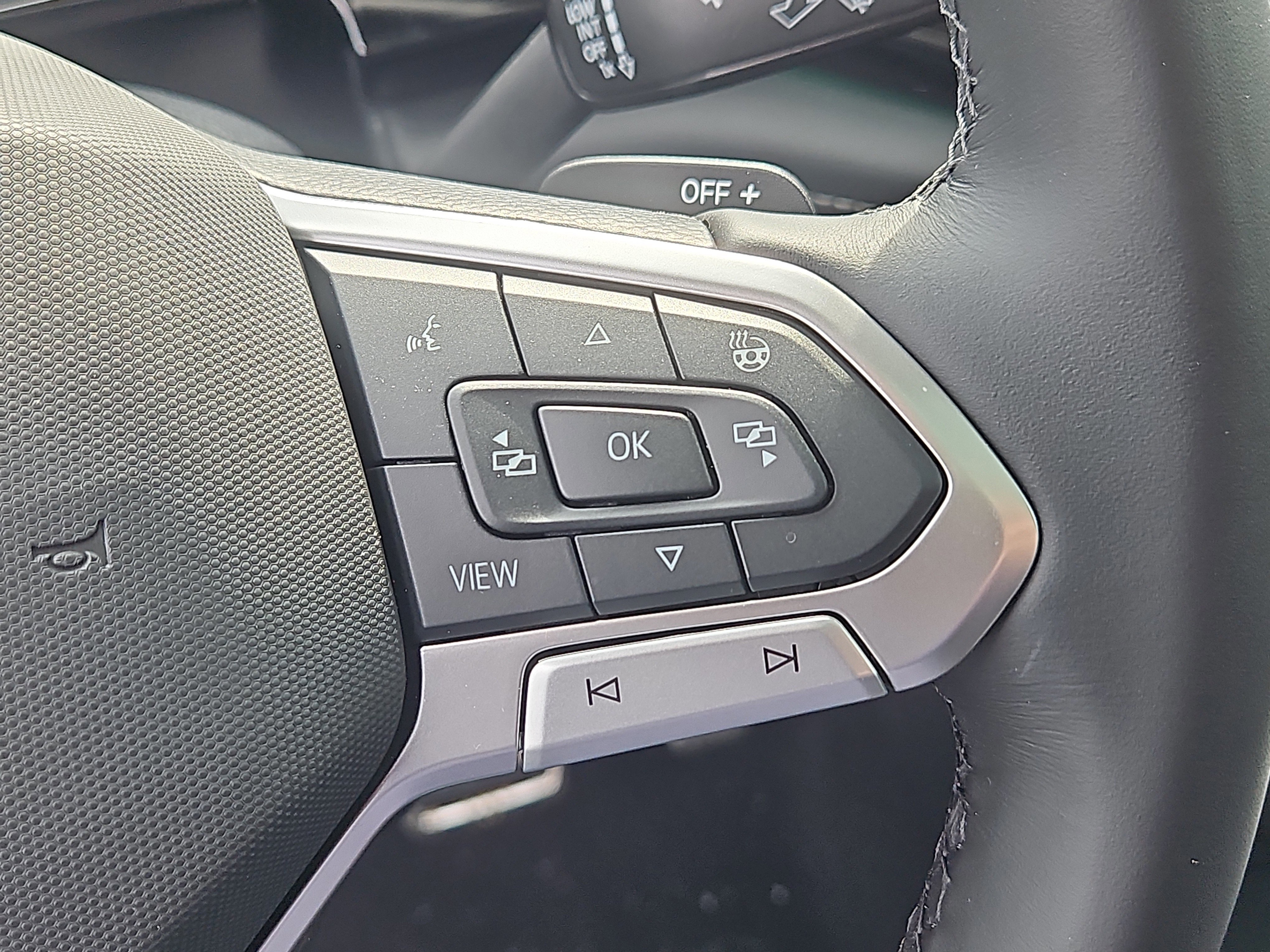 New 2026 Volkswagen Atlas SEL Premium R-Line image 18