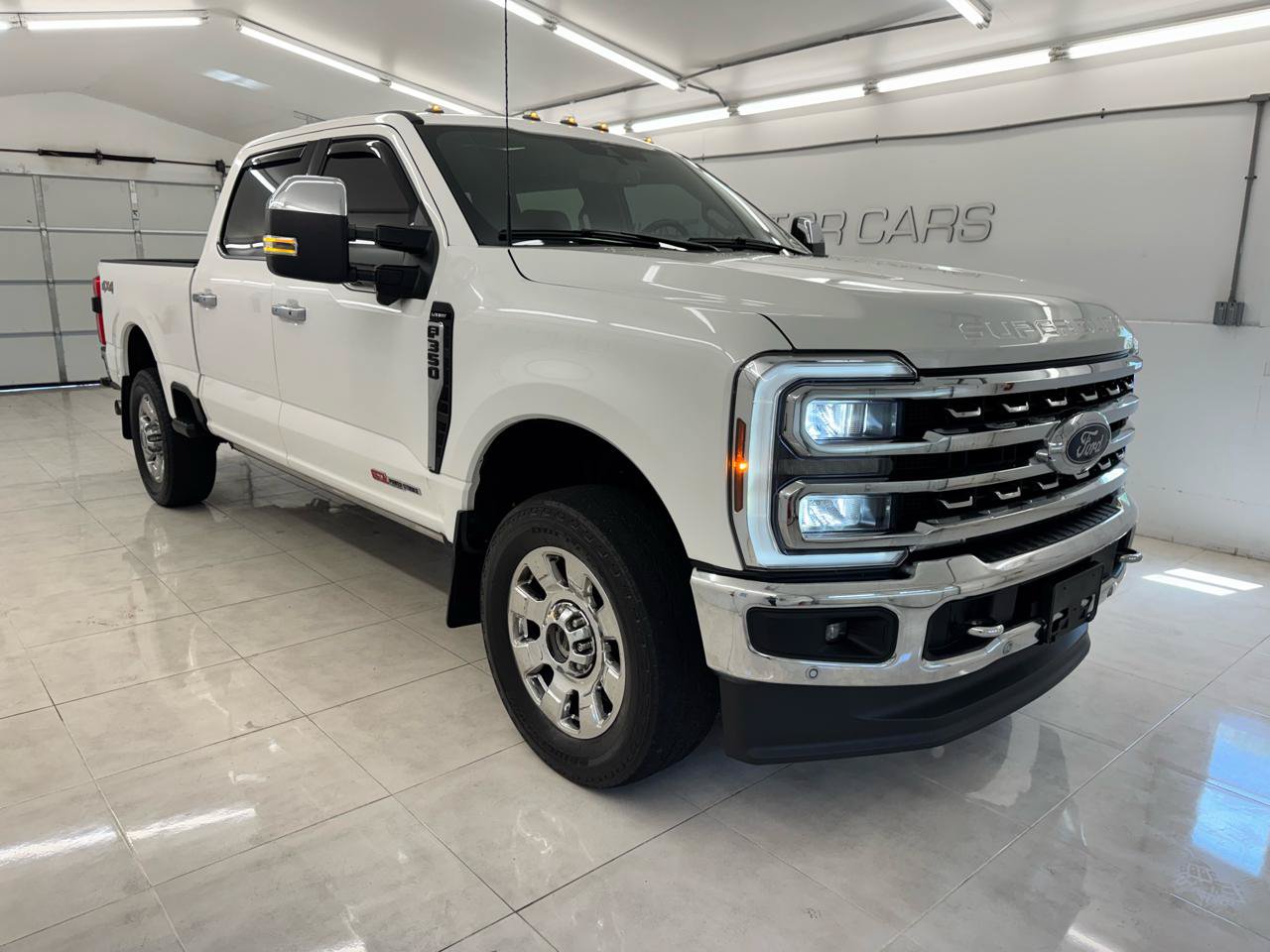 Used 2023 Ford F350 Lariat w/ Lariat Ultimate Package AWD/4WD image 3