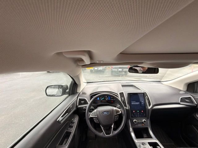 Used 2023 Ford Edge Titanium w/ Class II Trailer Tow Package AWD/4WD image 3