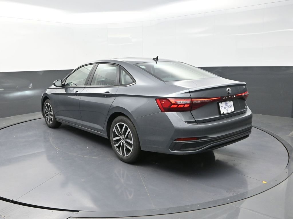 Used 2025 Volkswagen Jetta SE image 8