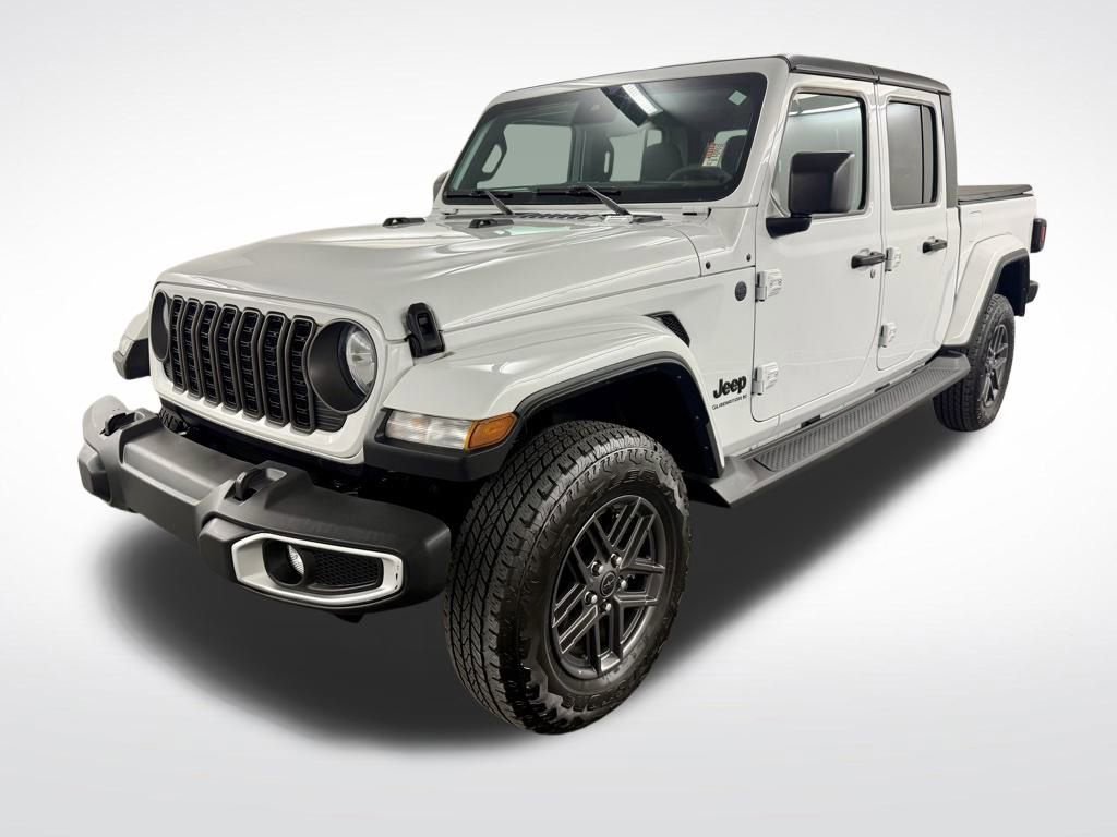 Used 2024 Jeep Gladiator Sport image 4