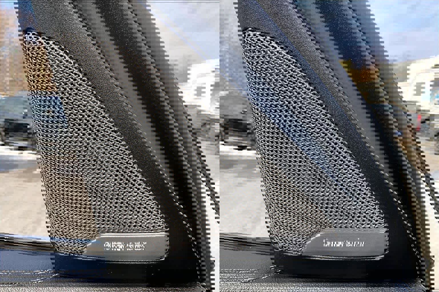 Certified 2024 BMW X6 xDrive40i w/ Premium Package image 38