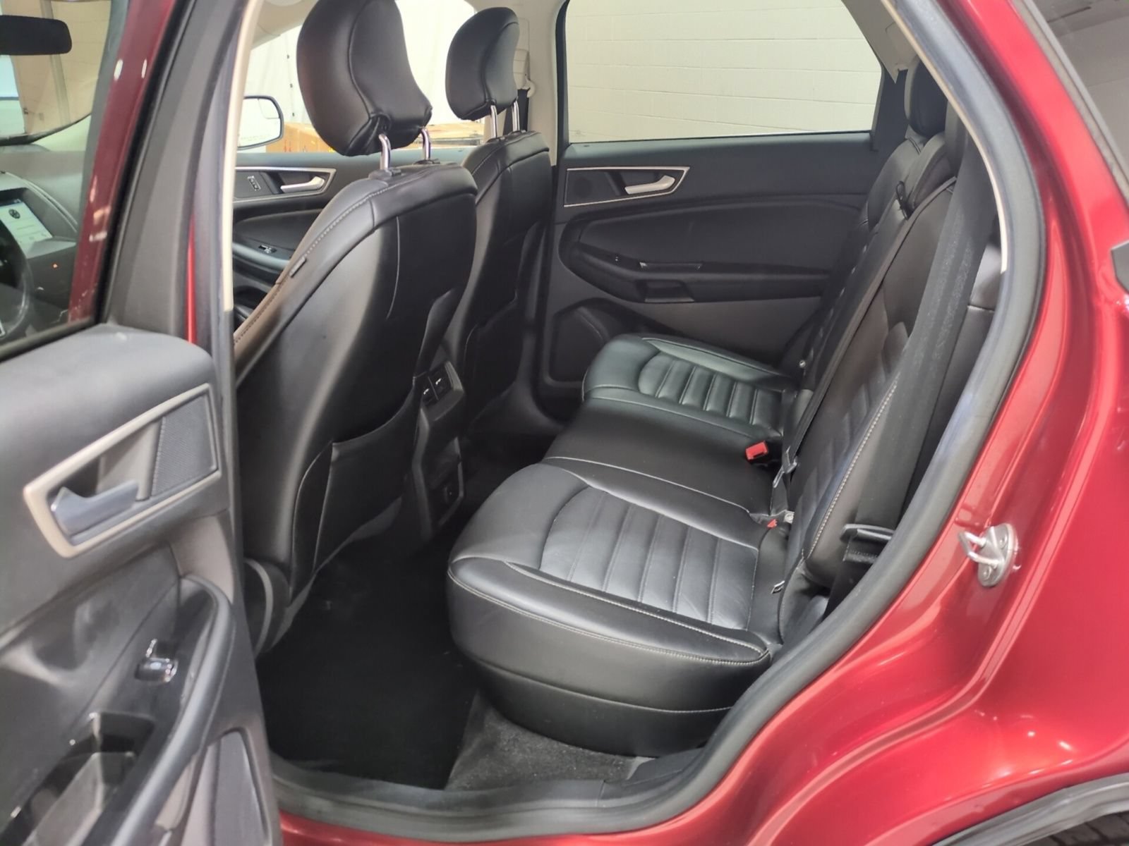 Used 2017 Ford Edge SEL w/ Equipment Group 201A AWD/4WD image 13