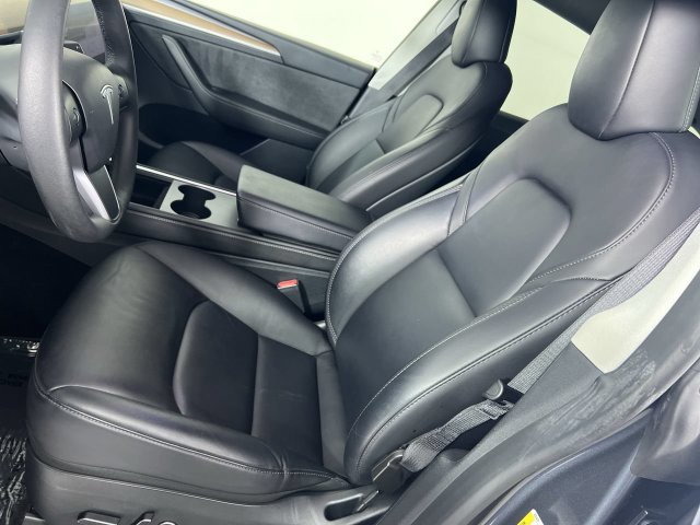 Used 2023 Tesla Model Y Performance AWD/4WD image 17