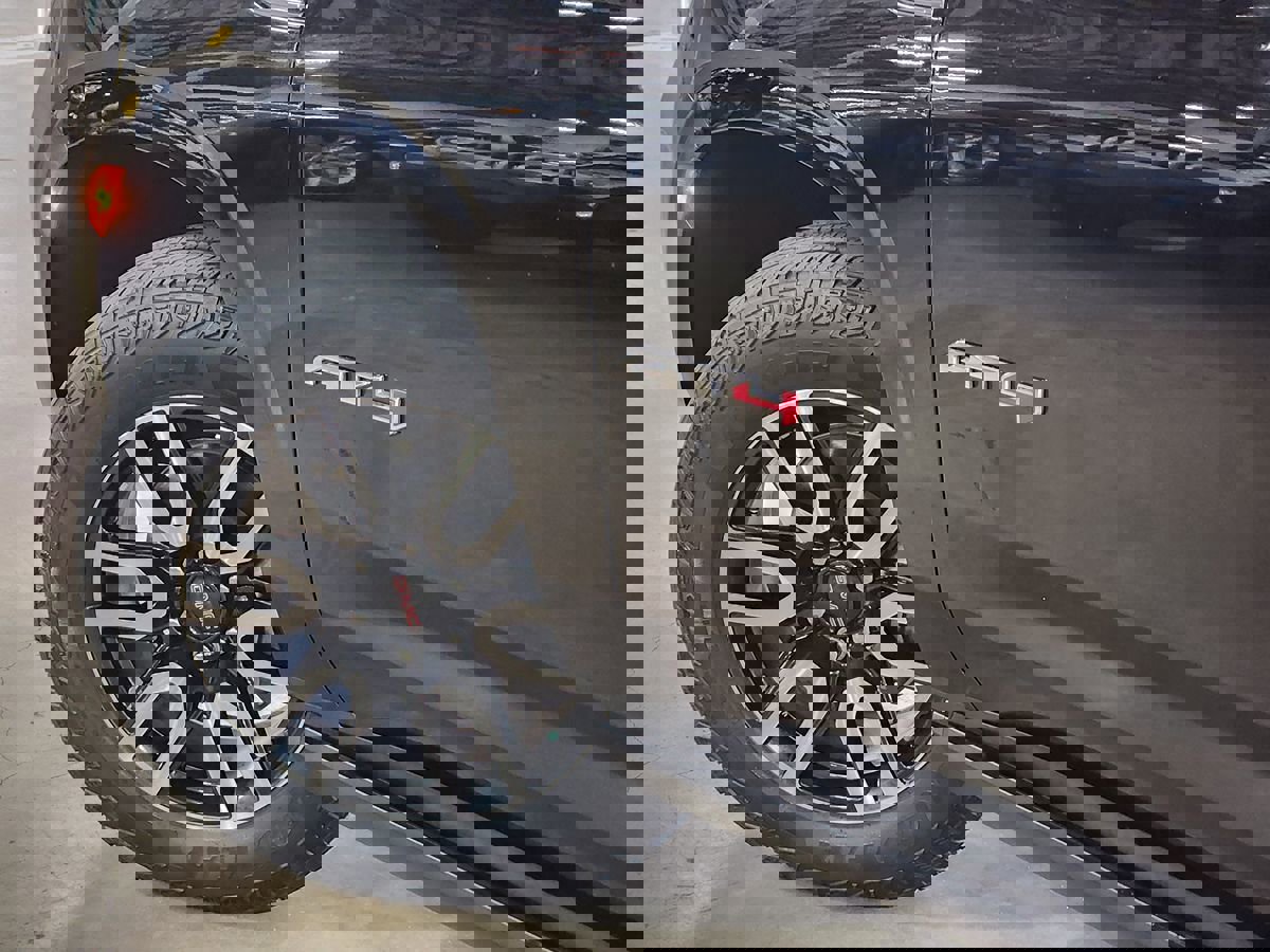 Used 2023 GMC Yukon XL AT4 w/ AT4 Premium Package image 23