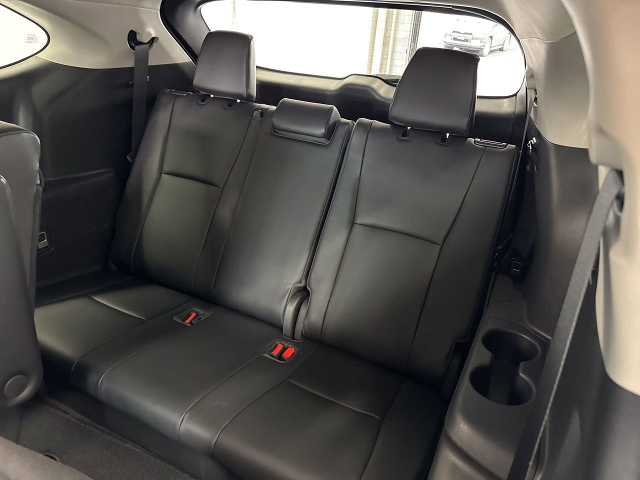 Used 2023 Toyota Highlander XLE image 40