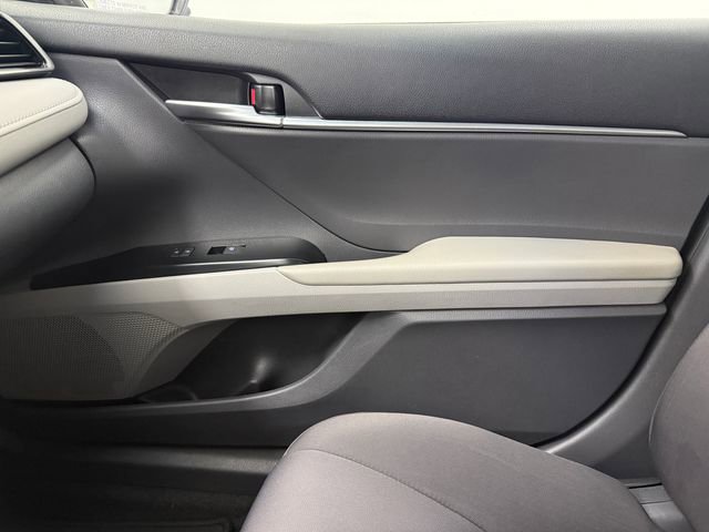 Used 2020 Toyota Camry LE image 23
