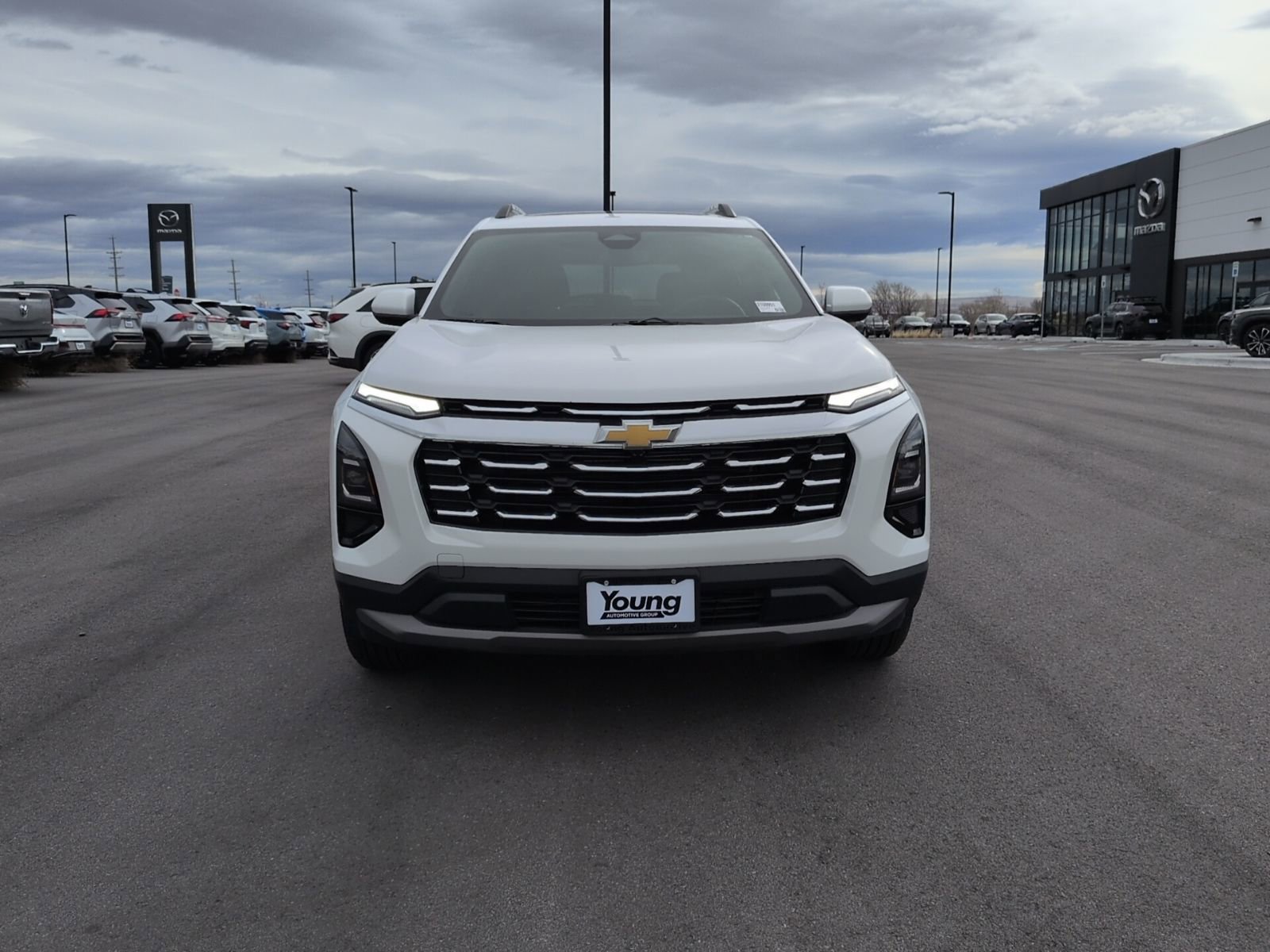 Used 2025 Chevrolet Equinox LT image 2