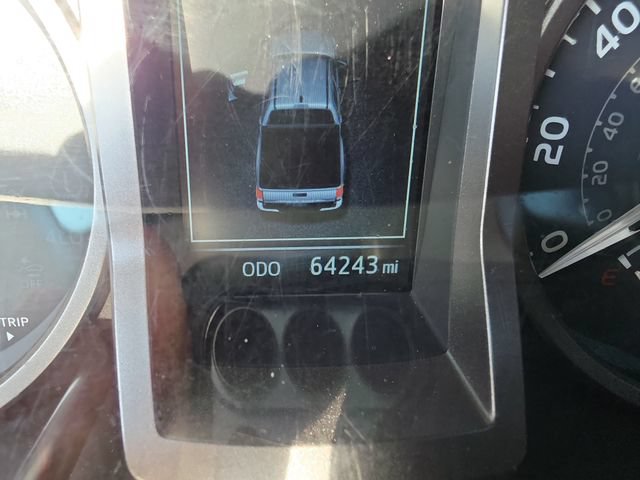 Used 2018 Toyota Tacoma SR5 AWD/4WD image 16