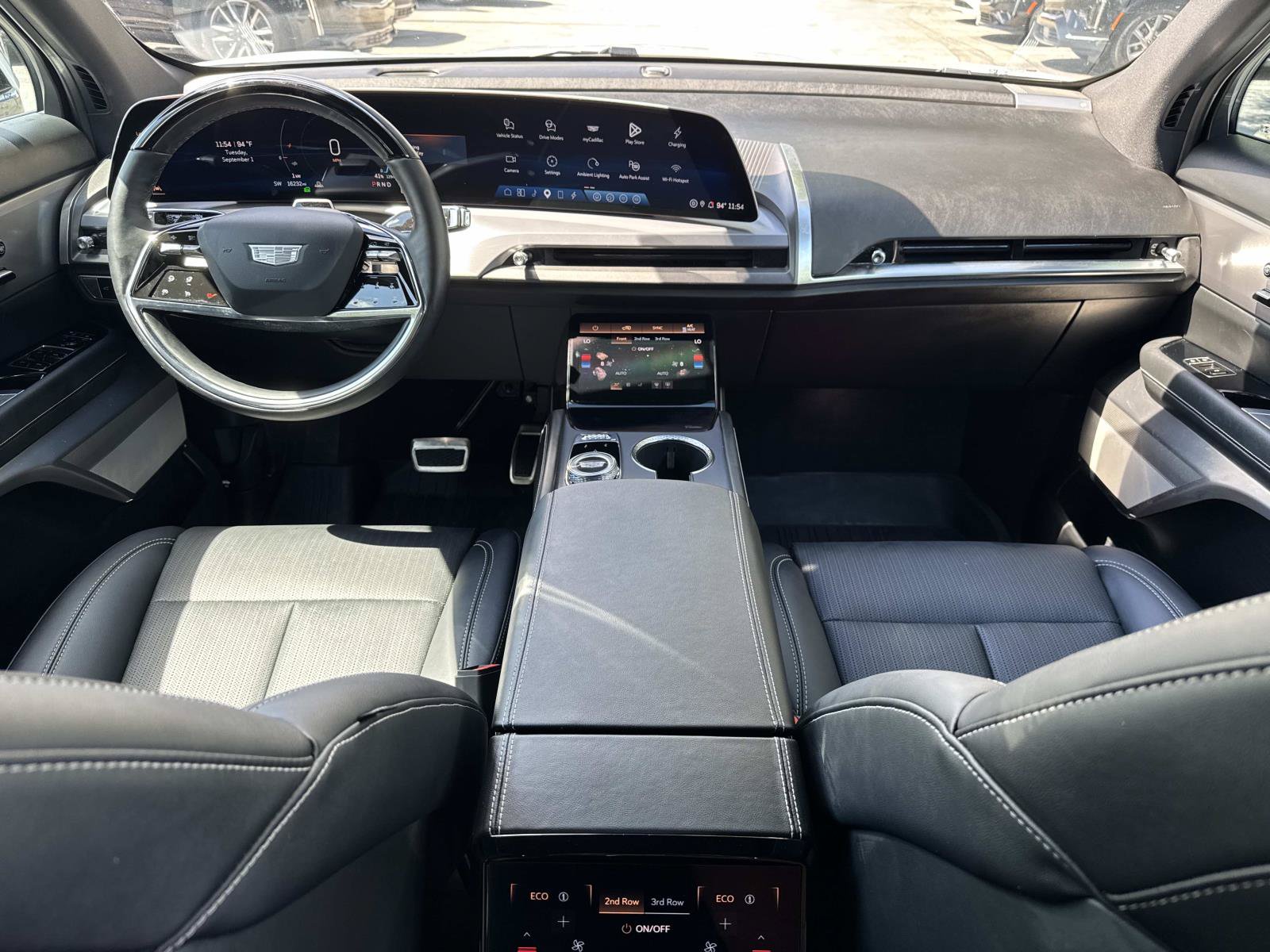 Used 2026 Cadillac Vistiq Premium Luxury w/ LPO, Floor Liner Package AWD/4WD image 27
