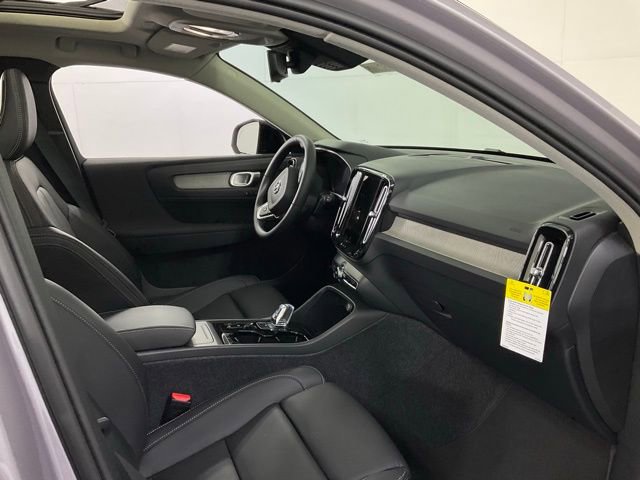 New 2026 Volvo XC40 B5 Plus w/ Protection Package Premier image 30