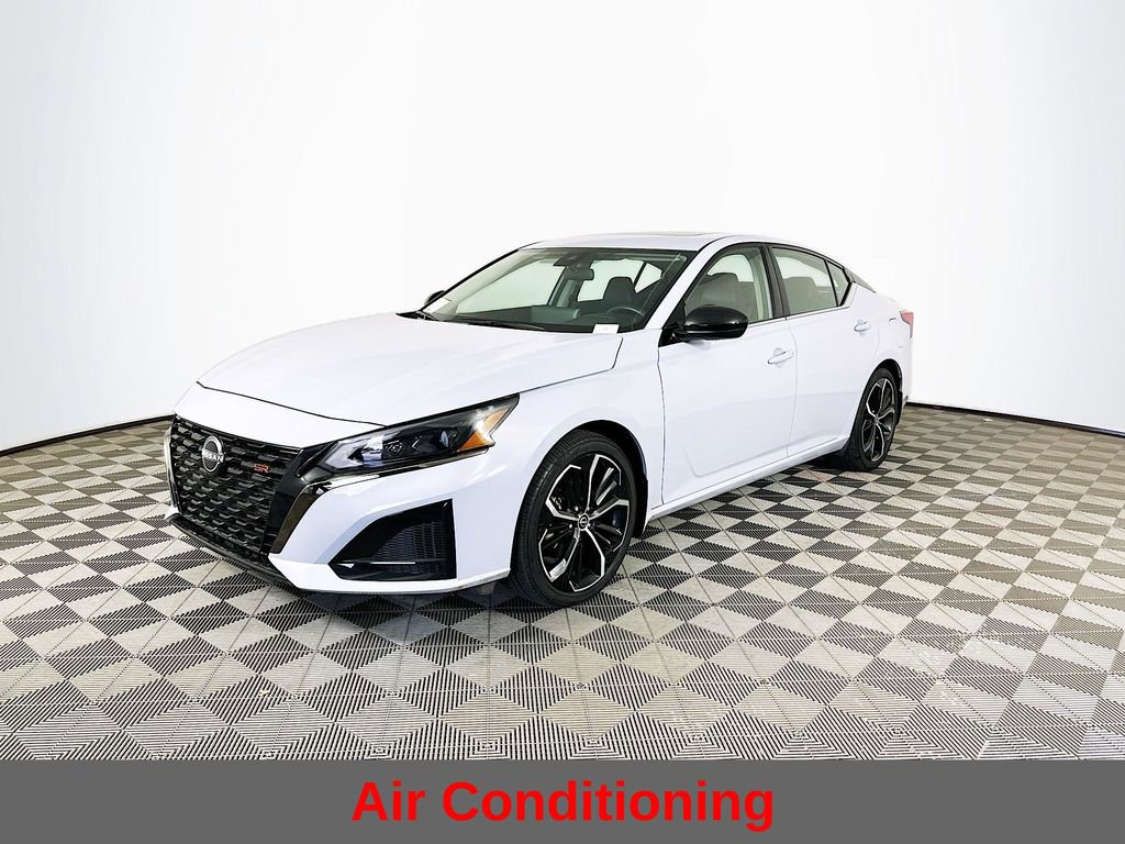 Certified 2023 Nissan Altima 2.5 SR w/ SR Premium Package FWD image 6