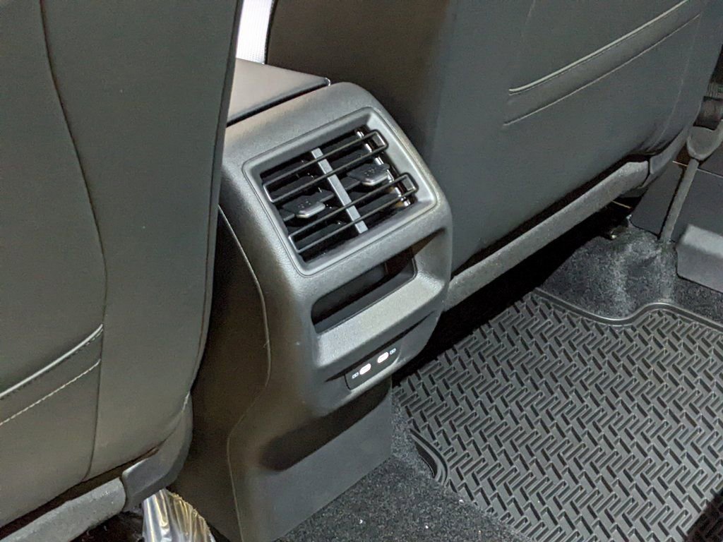 New 2026 Volkswagen Tiguan SE image 23