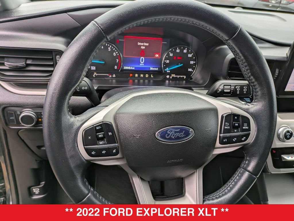 Used 2022 Ford Explorer XLT image 18