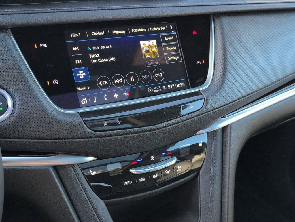 Used 2025 Cadillac XT6 Luxury image 16