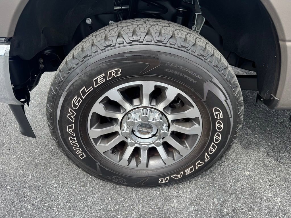 Certified 2022 Ford F350 Lariat w/ Lariat Ultimate Package image 11