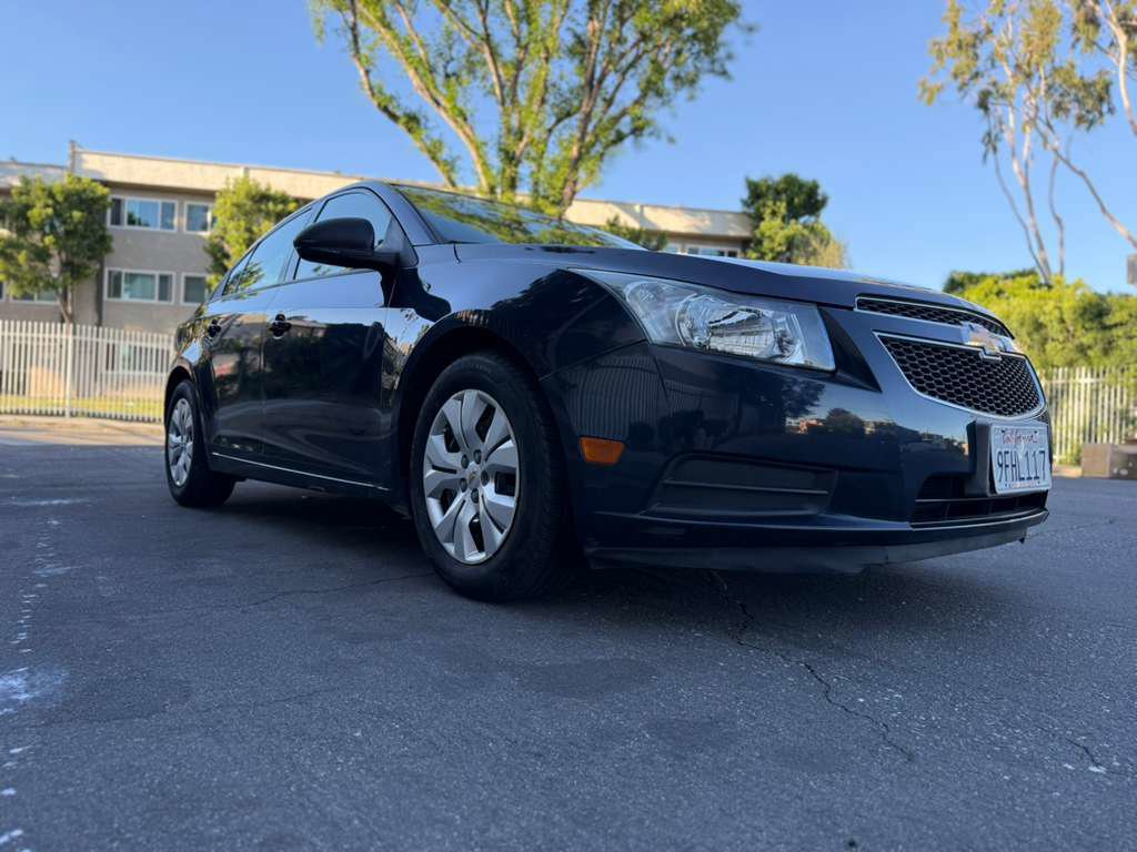 Used 2014 Chevrolet Cruze LS image 7