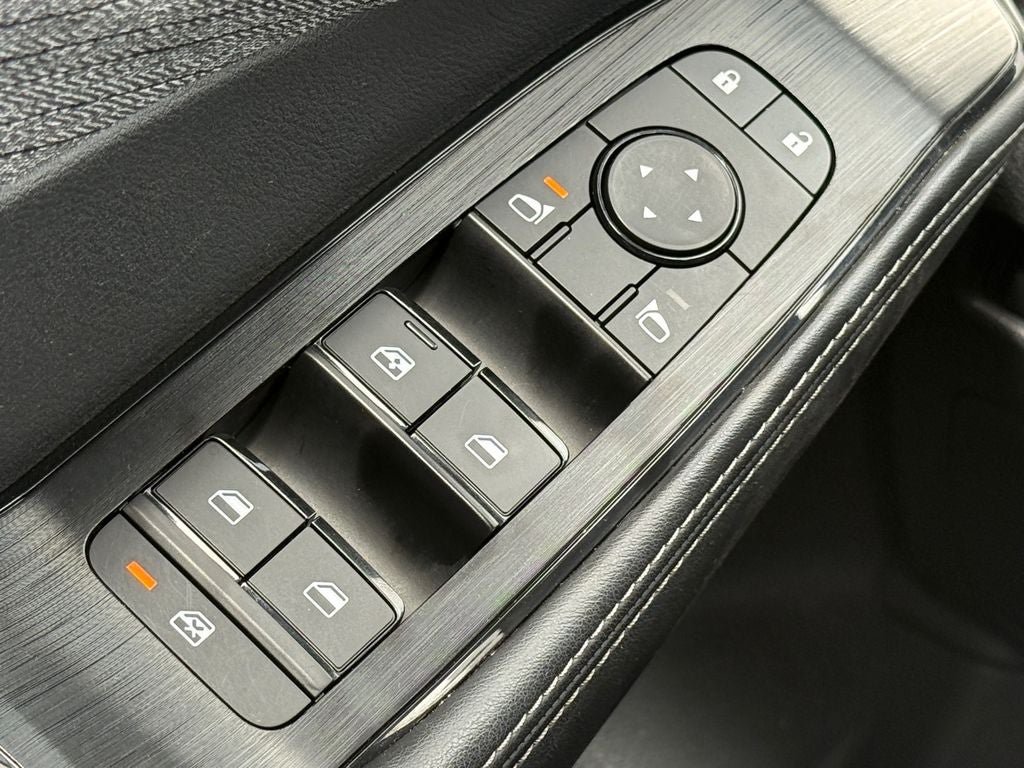 Used 2023 Nissan Rogue SV AWD/4WD image 18