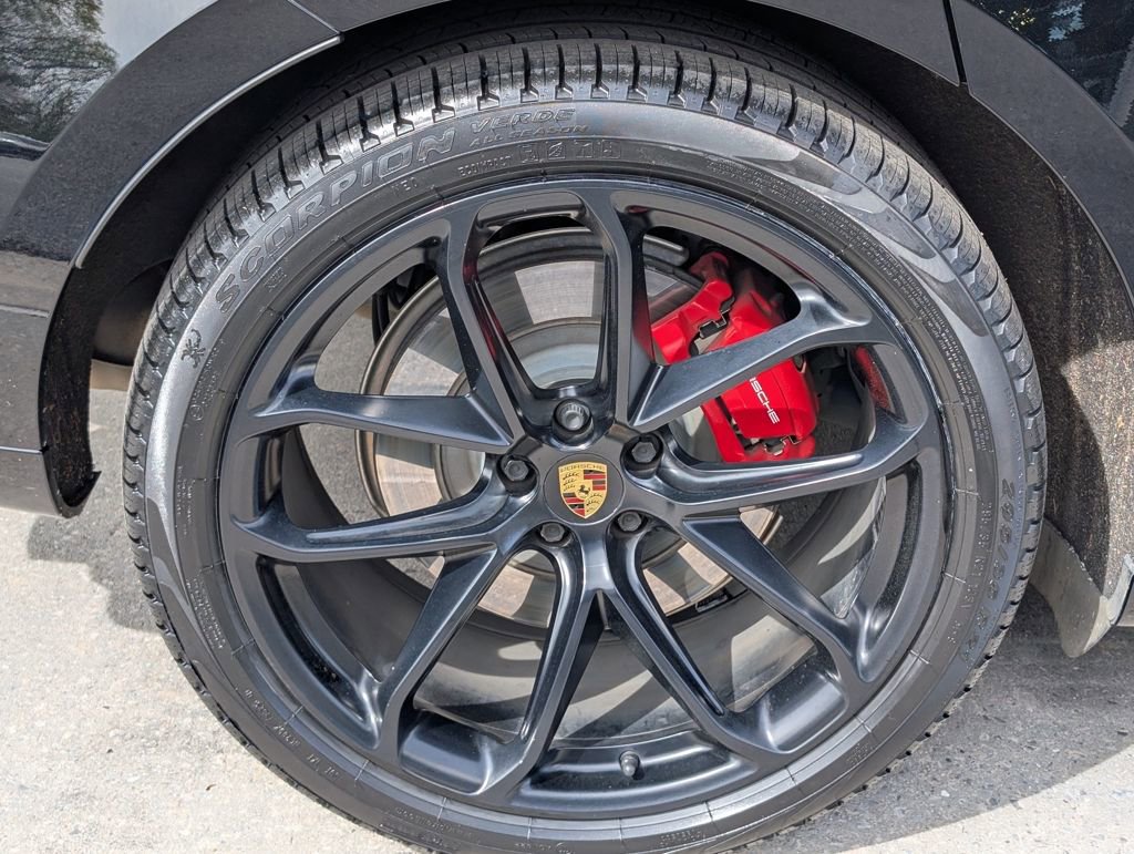 Certified 2022 Porsche Macan GTS image 31