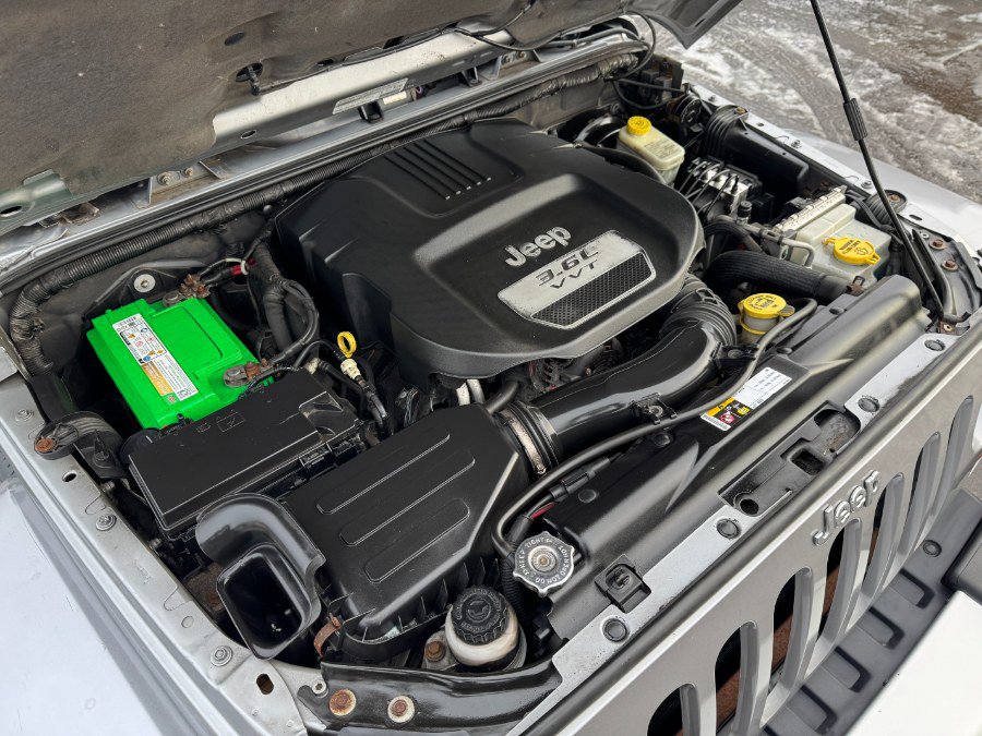 Used 2013 Jeep Wrangler Unlimited Sahara w/ Connectivity Group image 24