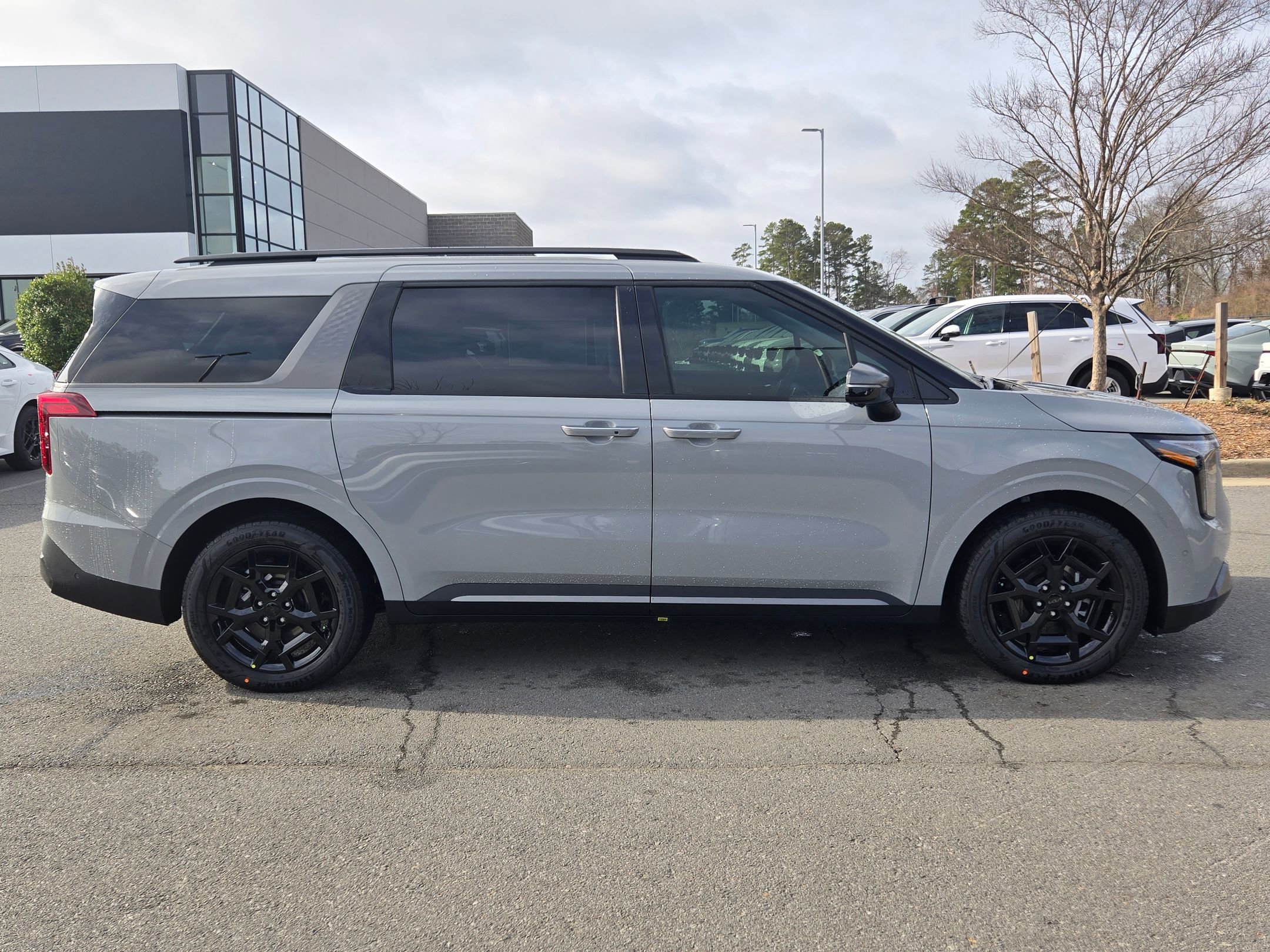 New 2026 Kia Carnival SX FWD image 8
