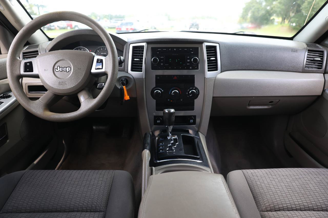 Used 2009 Jeep Grand Cherokee Laredo RWD image 21
