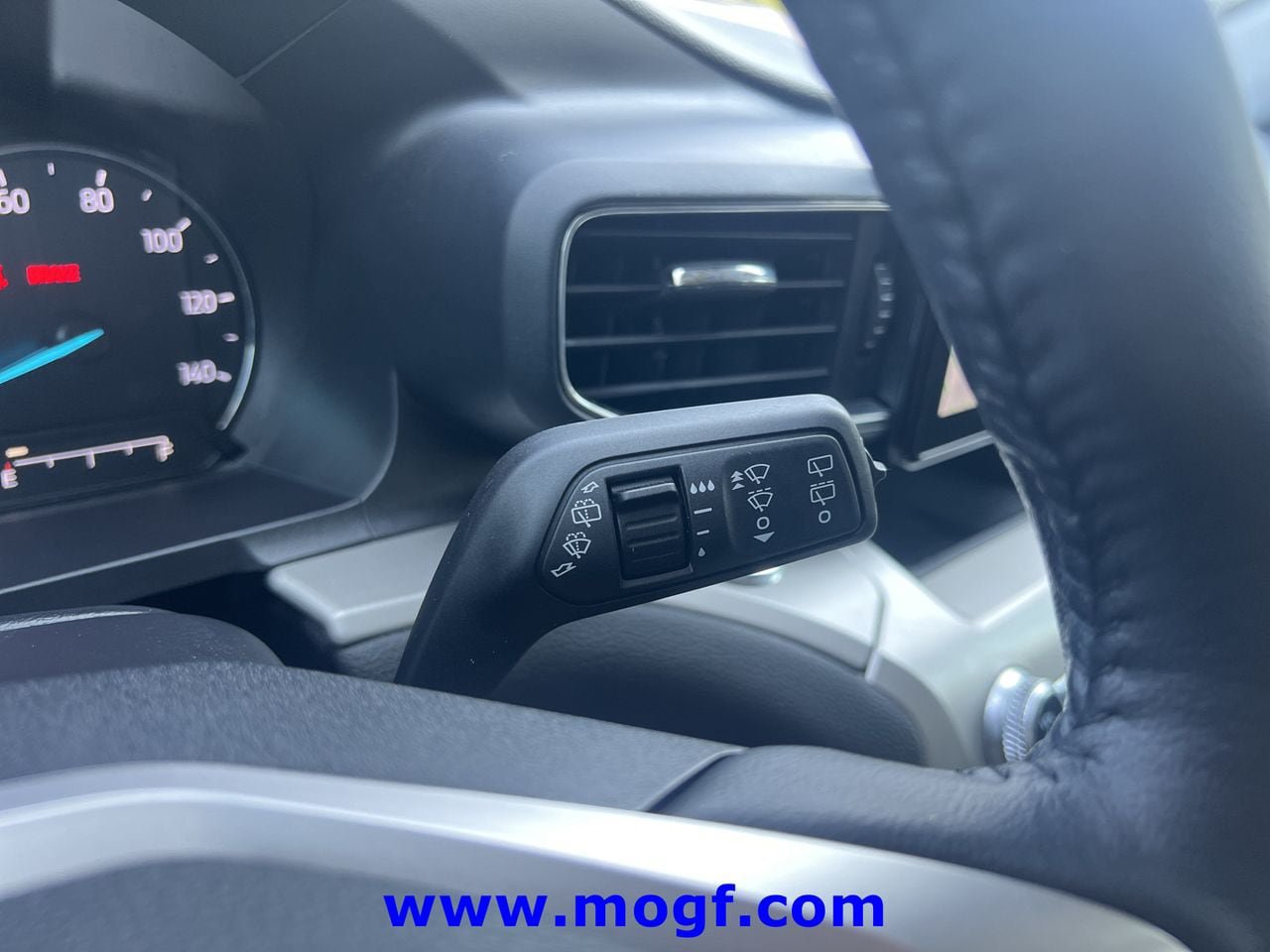 Used 2022 Ford Explorer XLT w/ Equipment Group 202A AWD/4WD image 15