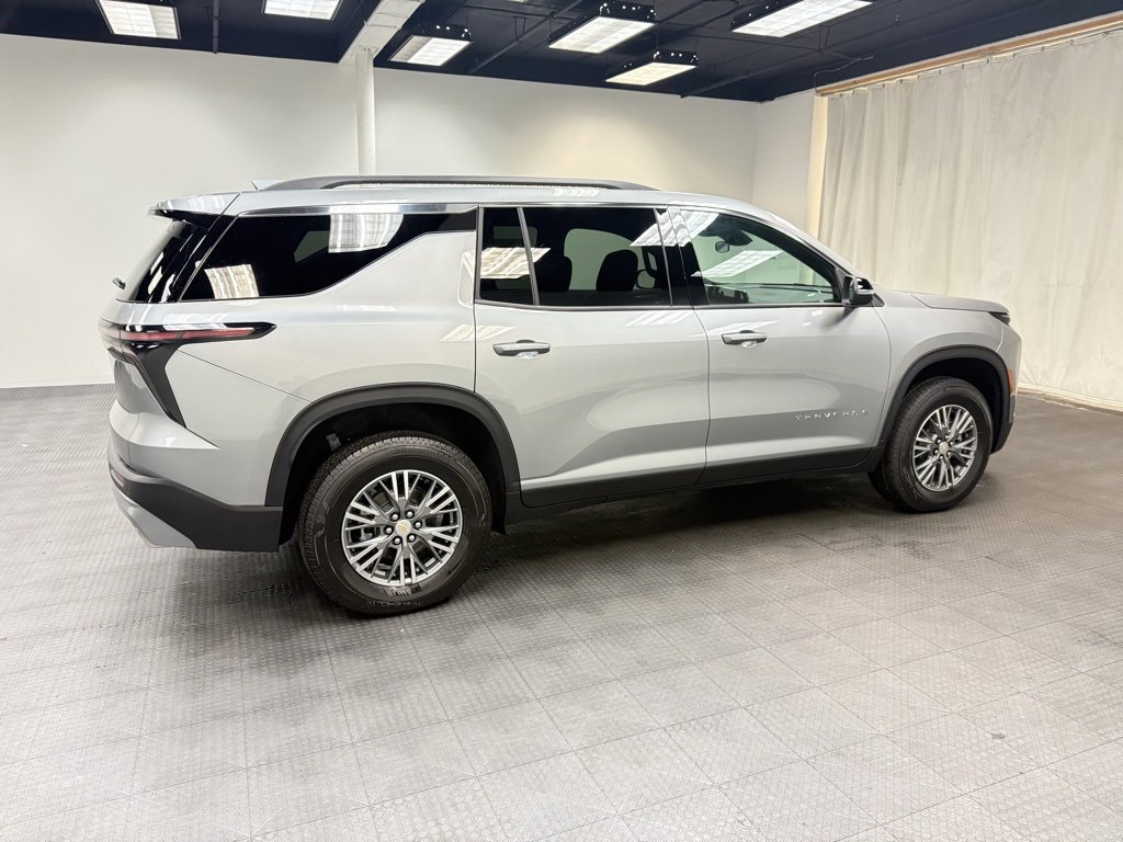 New 2026 Chevrolet Traverse LT image 8