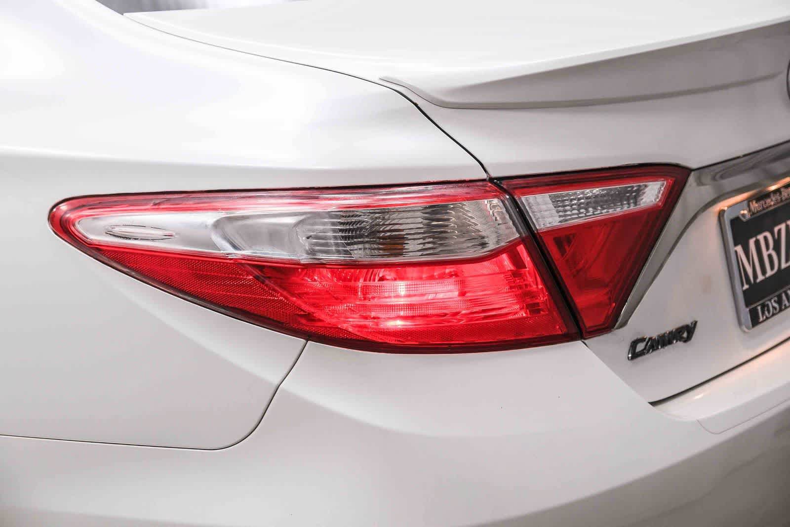 Used 2017 Toyota Camry XSE w/ Moonroof Package FWD image 7