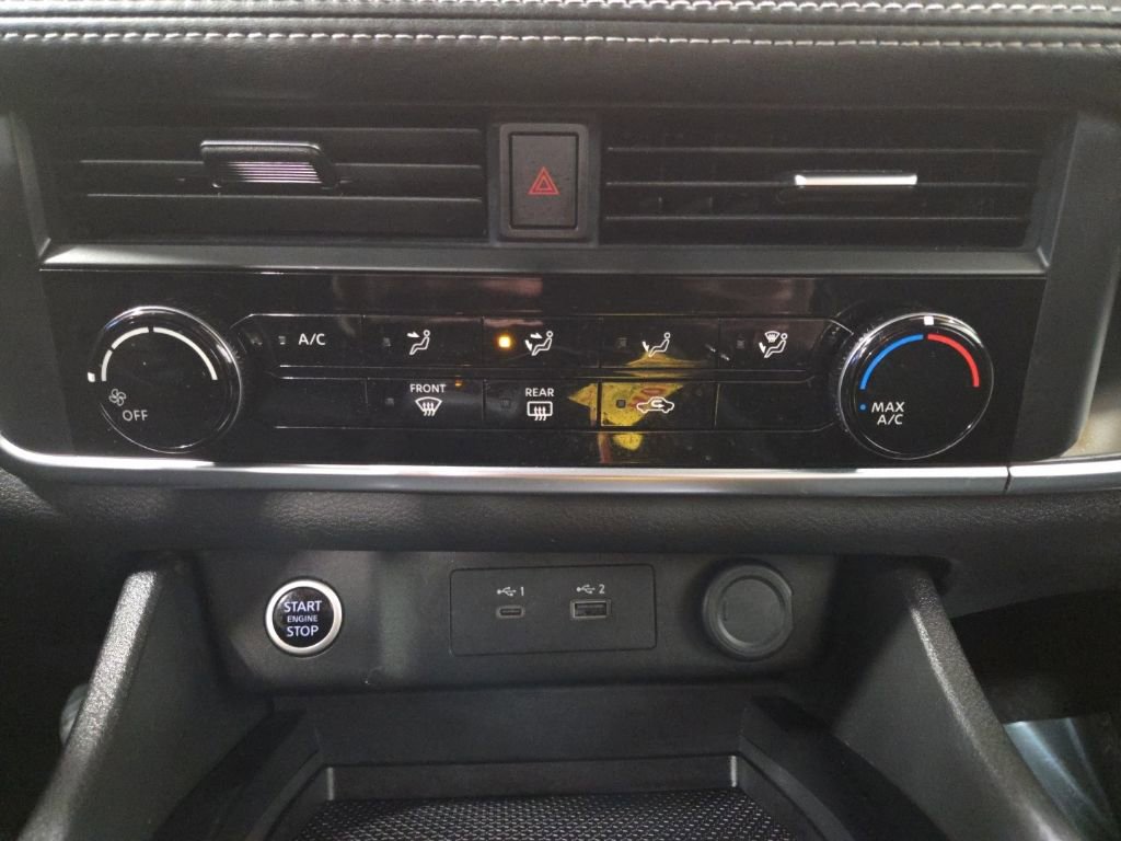 Used 2023 Nissan Rogue S image 26