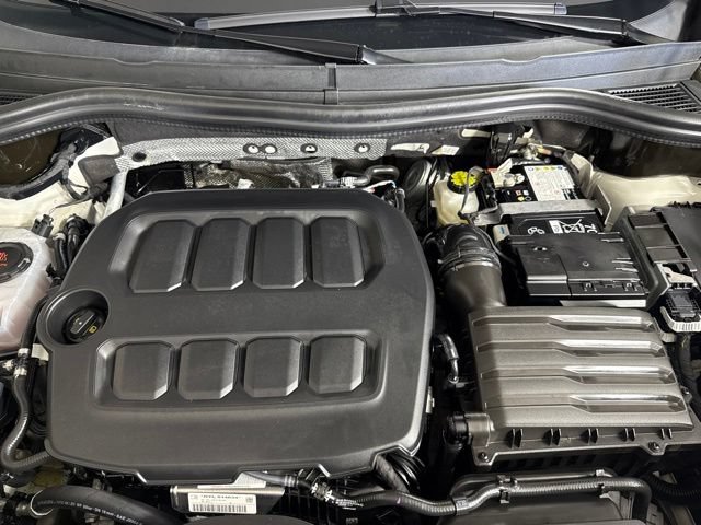 Used 2025 Volkswagen Tiguan SE R-Line AWD/4WD image 11