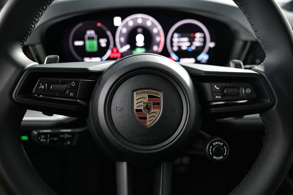 Certified 2025 Porsche Cayenne S AWD/4WD image 35