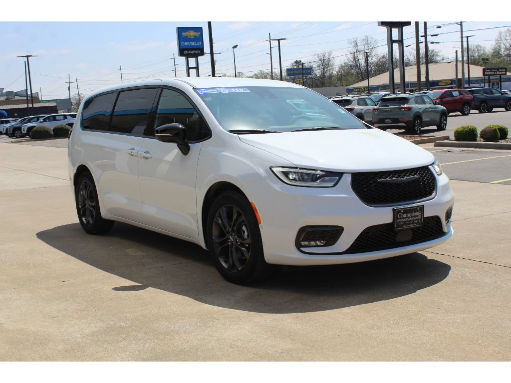 New 2026 Chrysler Pacifica Select FWD image 4