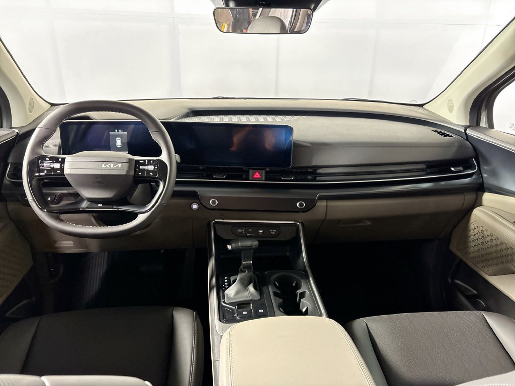 New 2027 Kia Carnival FWD image 12