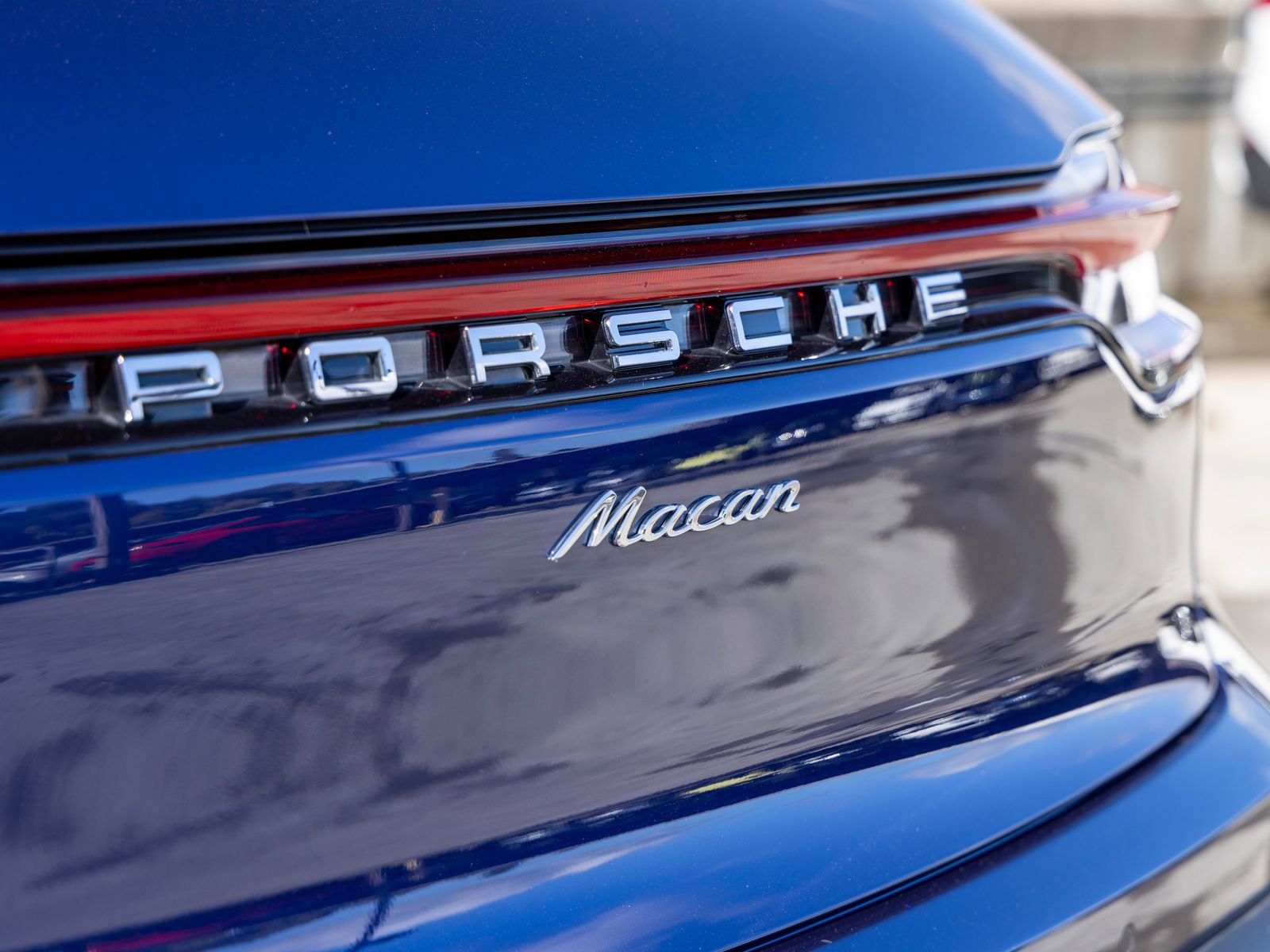 Certified 2026 Porsche Macan AWD/4WD image 23