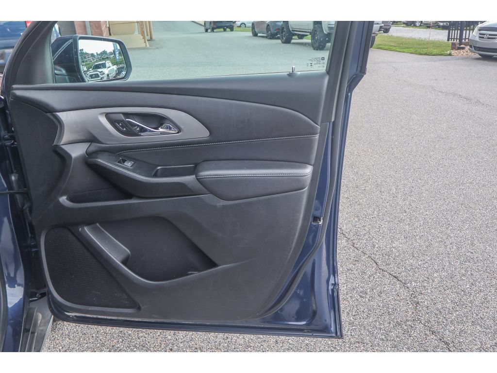 Used 2023 Chevrolet Traverse LT AWD/4WD image 17