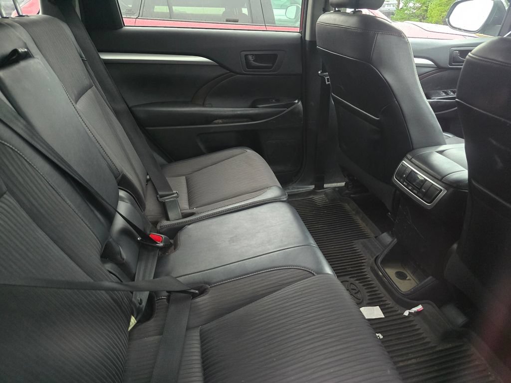 Certified 2017 Toyota Highlander Plus AWD/4WD image 15