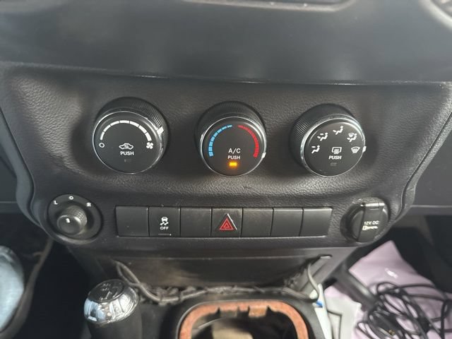 Used 2015 Jeep Wrangler Sport AWD/4WD image 16